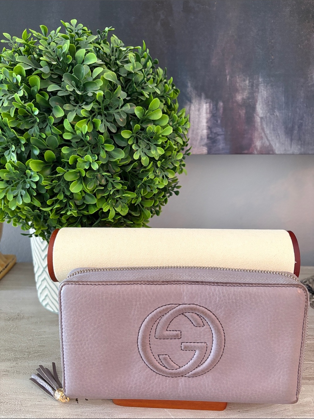 Gucci SOHO Lavender Leather Zip Wallet with Embossed GG